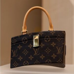 ❗️SOLD❗️RARE LOUIS VUITTON Frank Gehry Twisted Box Bag